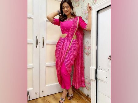 Shweta Tiwari’s Pre-Draped Pink Saree