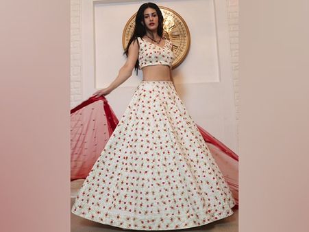 Amyra Dastur’s Red And White Printed Lehenga