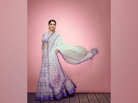 Raveena Tandon In A Lavender Printed Lehenga