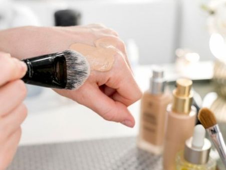 2. Look For Long-Wear Foundation 2. Look For Long-Wear Foundation