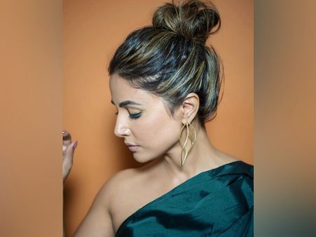 Hina Khan’s Top Knot
