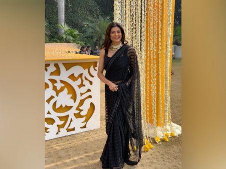 Sushmita Sen In A Black Saree