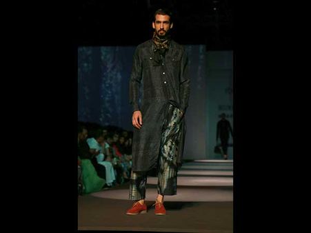 8. Long Kurta With Printed Pants