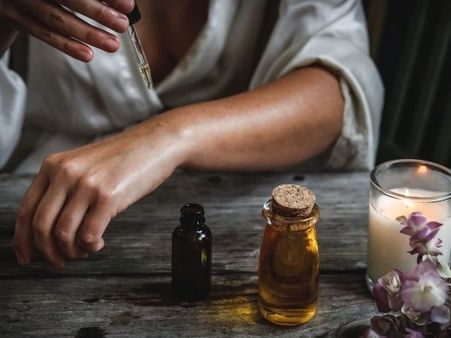 How To Use Vetiver Essential Oil