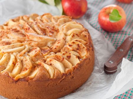 4. Cinnamon apple cake
