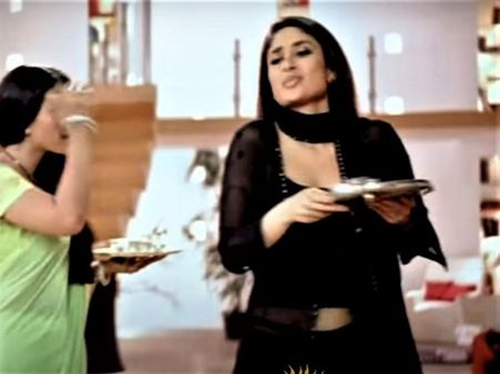 When Kareena Kapoor Aka Poo Bani Parvati In A Black Suit