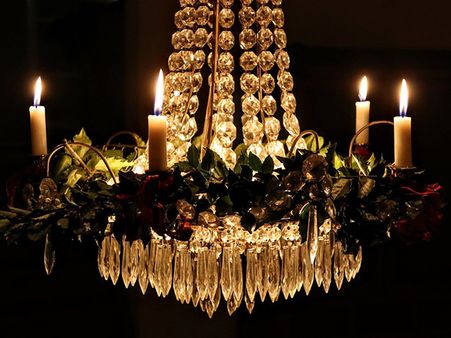 5. Look For Garlands To Set The Tone 5. Look For Garlands To Set The Tone