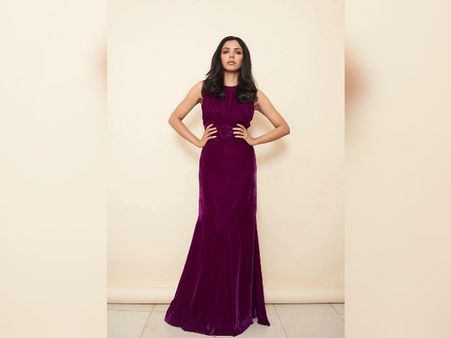 Shriya Pilgaonkar In A Magenta Gown