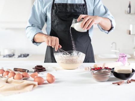 1. Baking Soda And Lemon Juice (Acid)