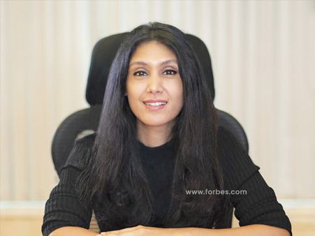 2. Roshni Nadar Malhotra