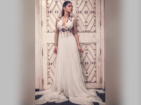 2. Let The Trail Of Your Dress Be As Big As Your Dreams