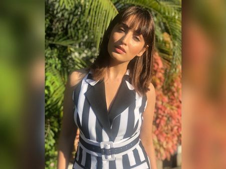 4. Yami Gautam’s Fringed Short Hair