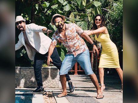 1. Sunny Leone In A Bodycon Midi Dress 1. Sunny Leone In A Bodycon Midi Dress