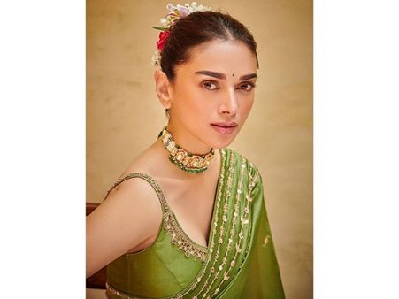 1. Fill and define your brows well