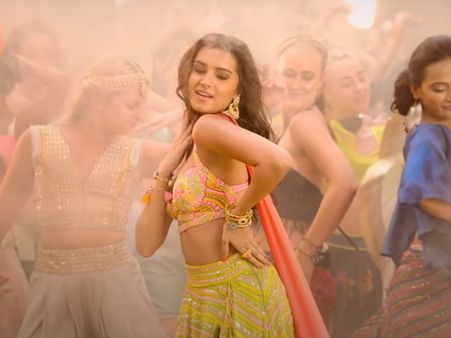 4. Tara Sutaria’s Lehenga With Contrast Dupatta