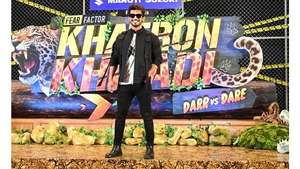 Arjun Bijlani In A Stylish Black Jacket And Pants