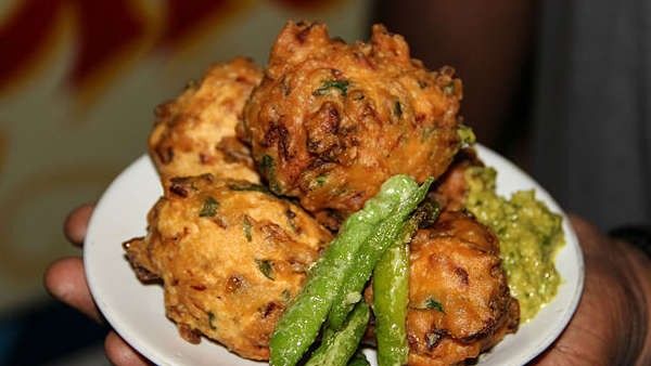 Foods To Avoid During Monsoon Season 