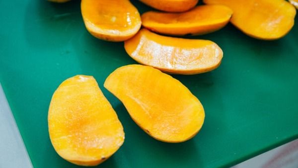How To Identify Artificially Ripened Mangoes?