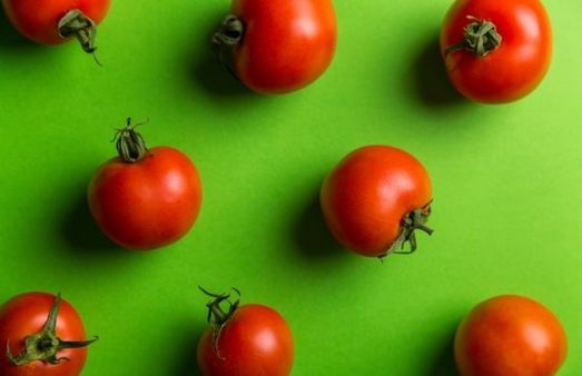 7. Tomato Mask For Wrinkles