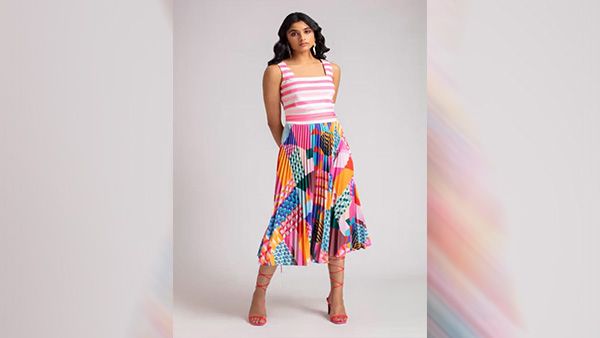 Graphic Pleated Skirt