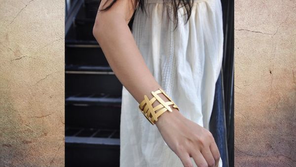 8. Pay Attention to Sleeves