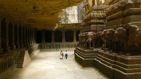 4. Kailasa Temple, Ellora (Maharashtra)