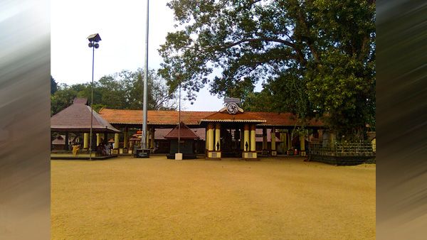 1. Chettikulangara Devi Temple