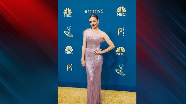 Amanda Seyfried in Armani Privé Gown