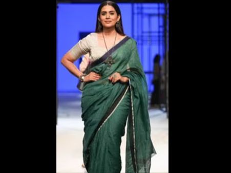 4. Sonali Kulkarni 4. Sonali Kulkarni