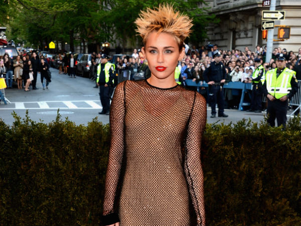  કંઇક આવી ફેશન જોવા મળી મેટ બોલ 2013માં