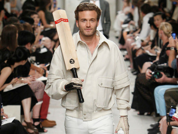 ફેશનમાં પણ છવાયુ ક્રિકેટ ફિવર, મોડલ રેમ્પ પર ઉતરી ક્રિકેટ ક્લોથમાં