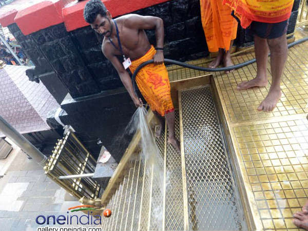 5. મંદિરની નિયમિત સફાઈ કરો