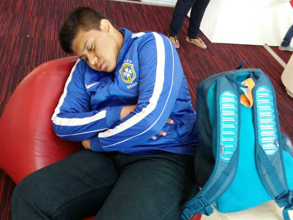 Should students use trollies instead of schoolbags Should students use trollies instead of schoolbags