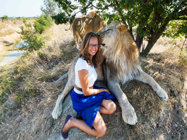 ethiopian girl who saved from three lion
