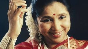 क्यों जान देना चाहती थीं आशा भोसले, जानें 5 सबसे बड़े दर्द