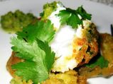 हरी चटनी के साथ गरमा गर्म फिश पकौड़ा 