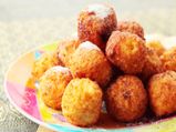 बारिश में मजे लीजिये चीज बॉल के  