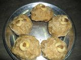 ताकतवर गोंद के लड्डू