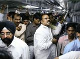 पब्लिक ट्रासंपोर्ट में मिलते हैं ना जाने कैसे-कैसे लोग 