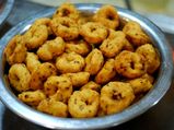 तीखा-मीठा नारियल वड़ा 