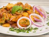 सावन में बनाइये ये चटपटी धनिया आलू की सब्‍जी 