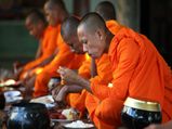  कुछ धर्मों में क्‍यूं वर्जित है प्‍याज, लहसुन और मदिरा का सेवन 