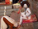 नागा साधु क्‍यूं नहीं पहनते हैं कपडे़? 