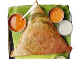  नाश्‍ते में बनाएं चीज़ पाव भाजी डोसा 