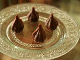 गणेश चतुर्थी पर जरुर बनाएं चॉकलेट एंड वॉलनट मोदक 