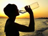 स्‍वस्‍थ किडनियों के लिए कितना पानी पीना है जरुरी