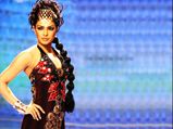 क्या आपको फैशन मूवी याद है? हाँ? तो चलिए उसके कुछ स्टाइल टिप्स चुराते हैं