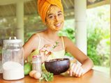 चेहरा साबुन से नहीं बेसन से धो कर देखें, होंगे ये फायदे 