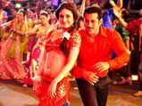  देखिये करीना कपूर ने फेविकोल वाले गाने में कैसा फैशन किया 