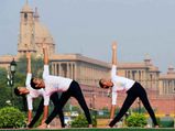 अंतर्राष्ट्रीय योग दिवस: योग से जुड़े कुछ तथ्य और इसके लाभ 